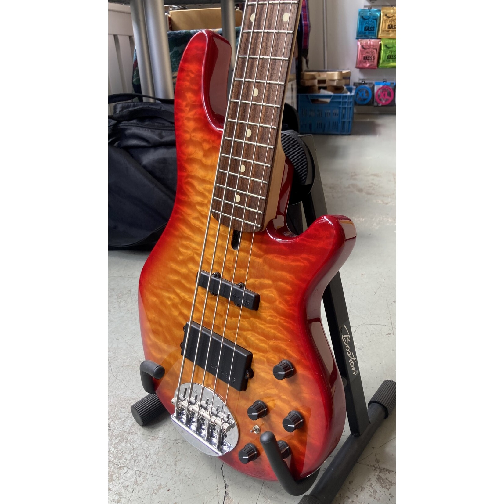 Lakland Lakland 5502 Cherry Sunburst 5 String Skyline Series 2008 (pre-owned)