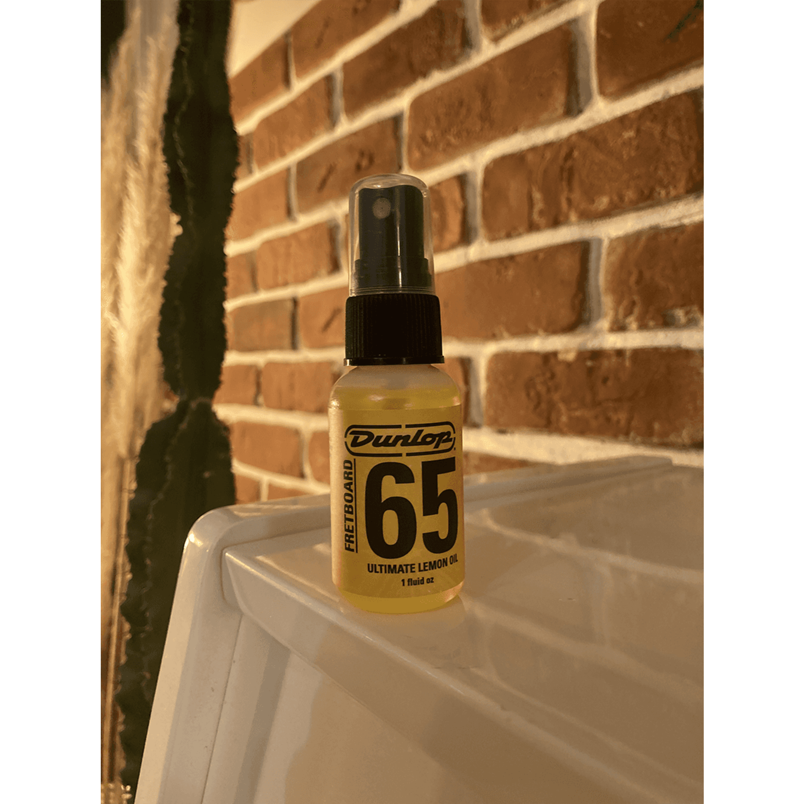 Dunlop Dunlop Lemon Oil (spray) 30ml