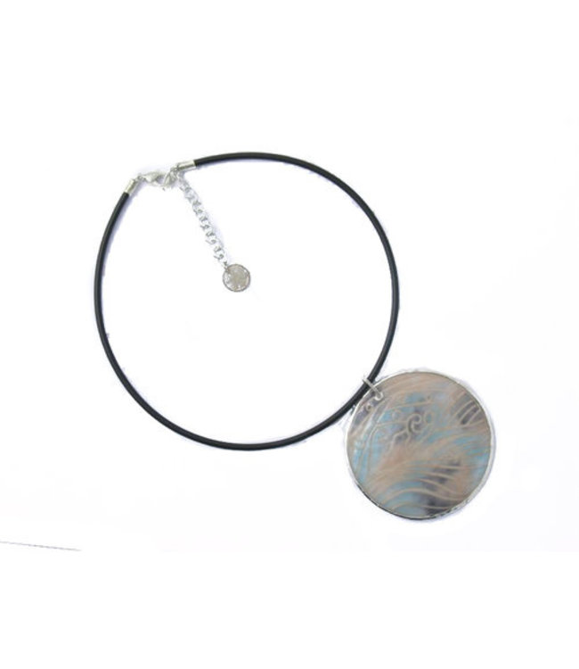 Capiz necklace in silver setting green-beige