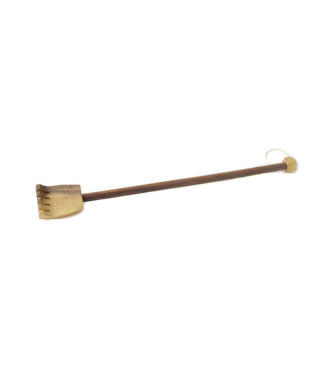 Wooden back scratcher