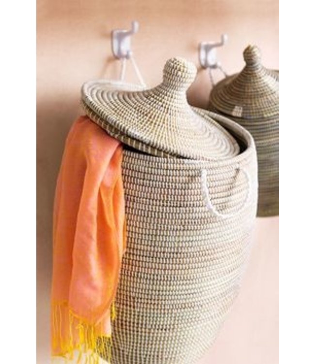 Straw basket with lid traditional shape white Small