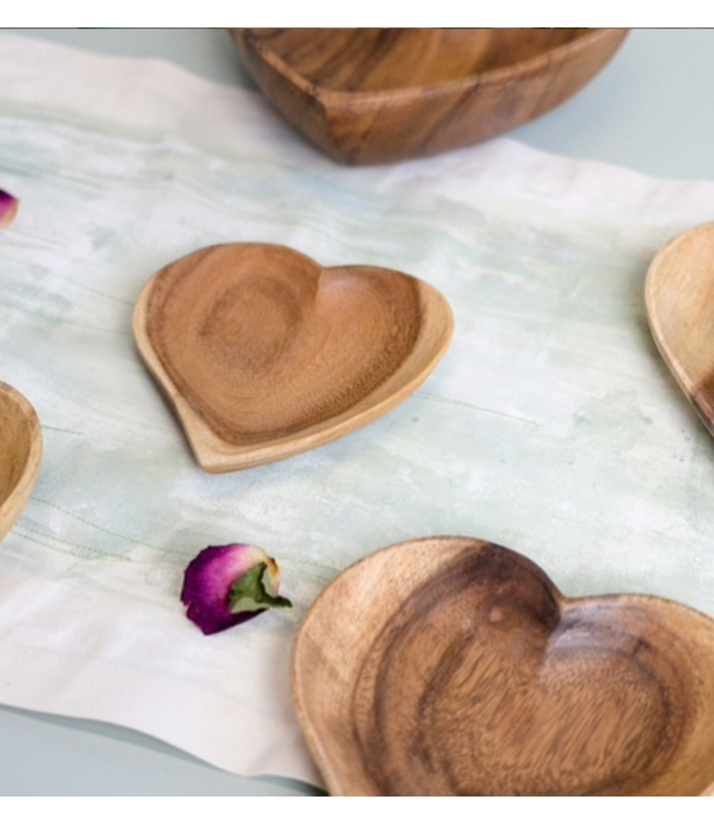 Wooden haert shape plate 15 cm