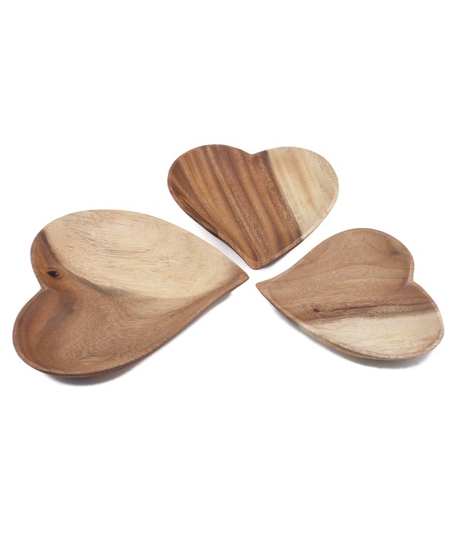 Wooden haert shape plate 17 cm