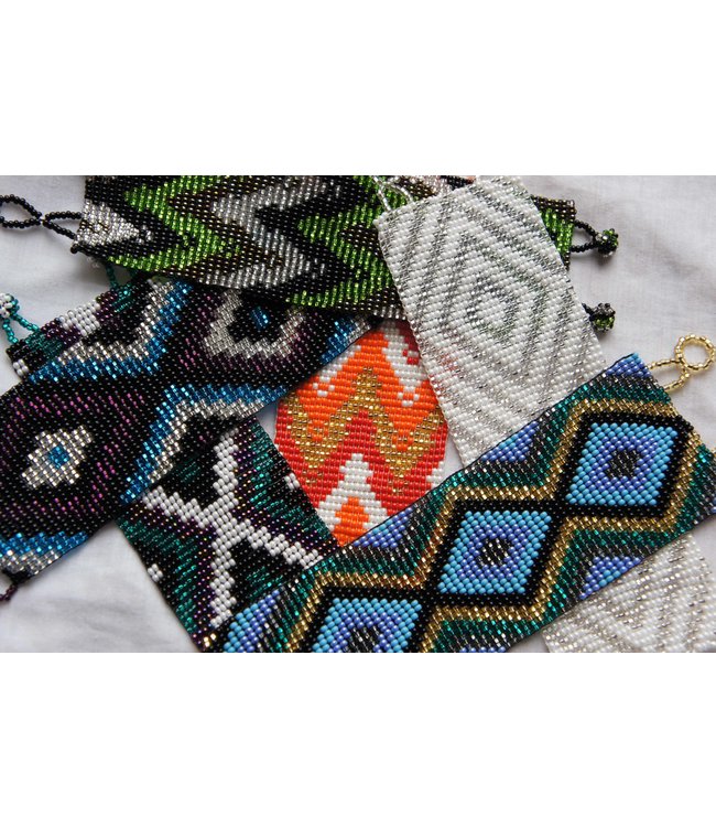 Armbandje glas kraaltjes rood-wit-oranje-goud