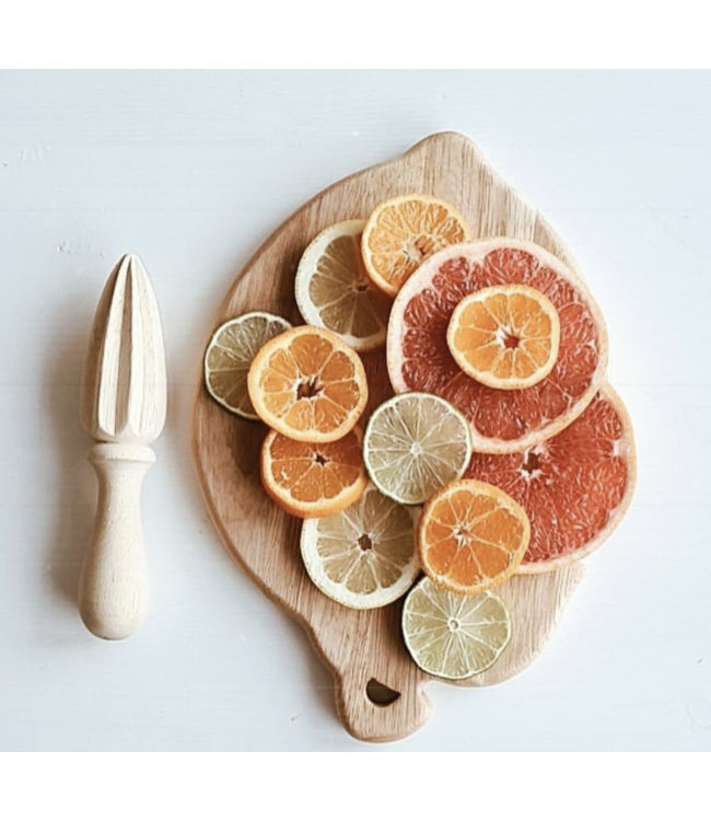 Wooden cutting board lemon shaped 27x19 cm