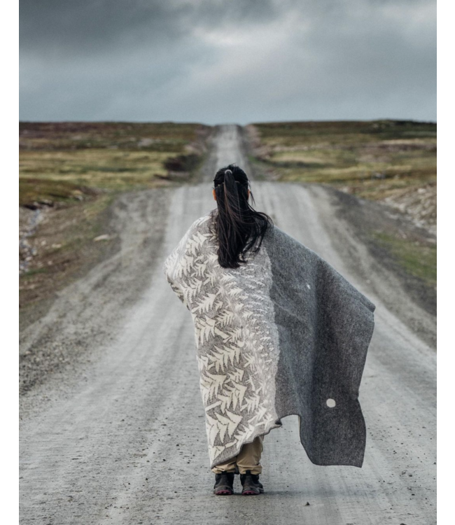 Plaid eco wool grey House in the Forest - 180 x 130 cm.