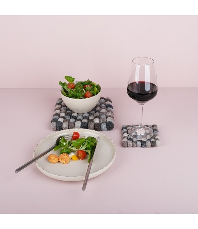 Vilten onderzetter vierkant grijstinten 10x10 cm