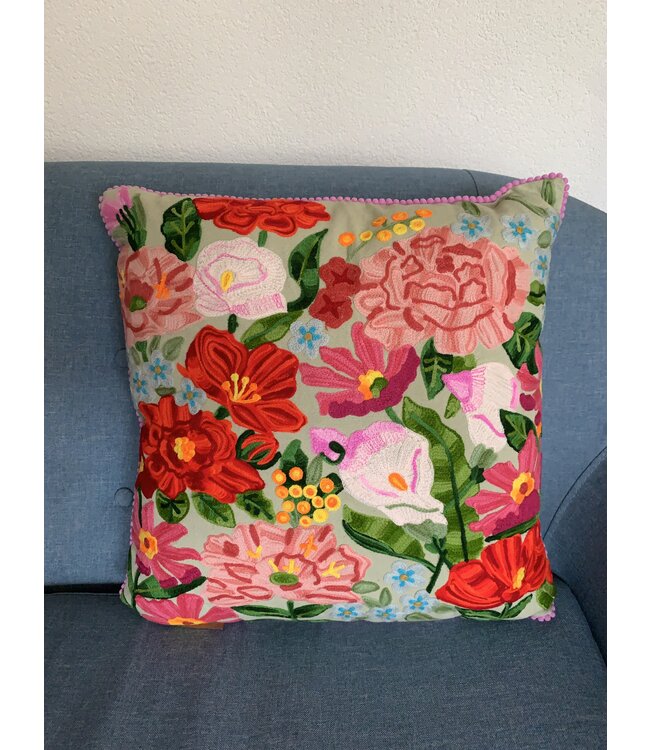 Cushion beige with crochet flowers 45x45cm