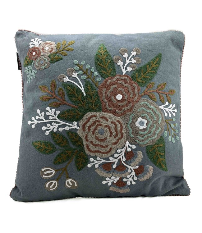 Sierkussen grijs met geborduurde bloemen 45x45cm