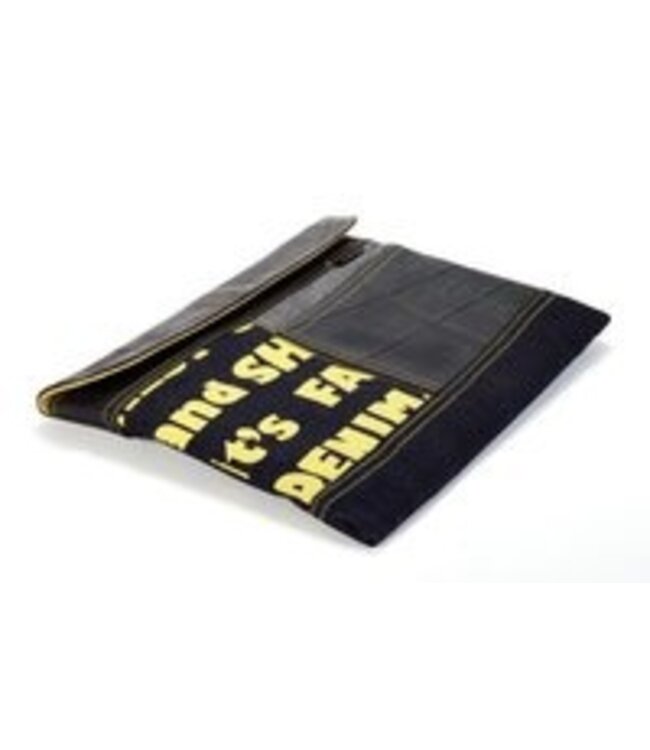 iPad case denim and rubber (29x22cm)