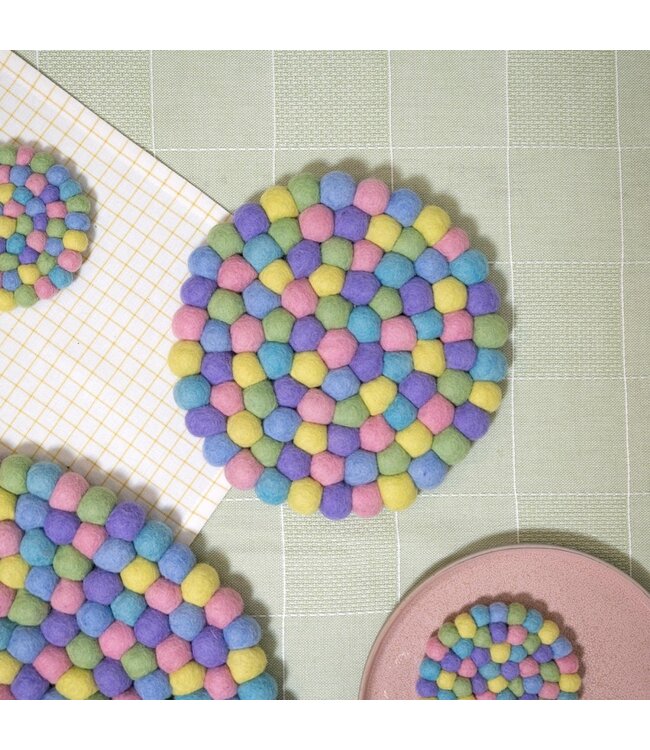 Felt coaster round 9 cm - pastel colours