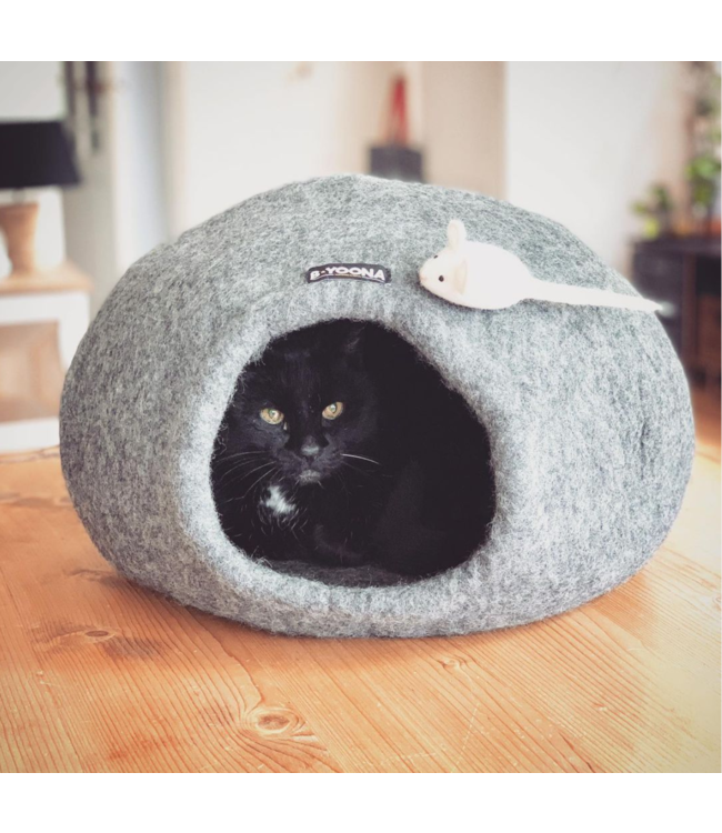 Felt Catcave light grey with mouse - D45xH30cm