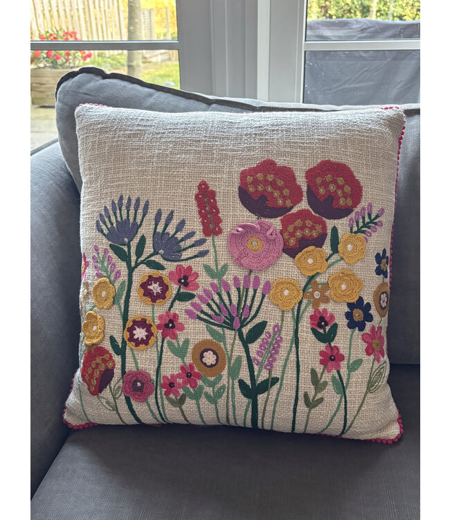 Sierkussen geborduurd Bloementuin beige 45x45cm