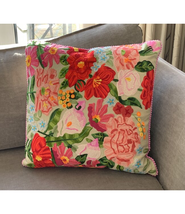 Cushion beige with crochet flowers 45x45cm