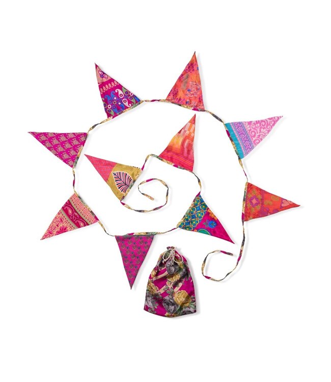 Garland recycled sari's in pink shades - 370cm Large