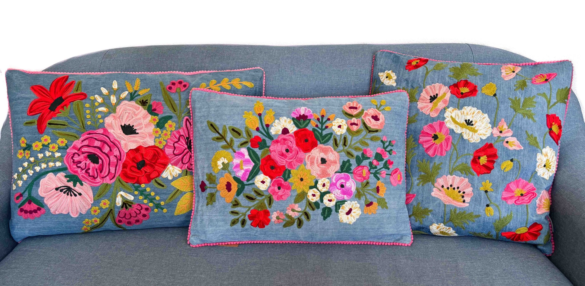 Sierkussens denim met geborduurde bloemen