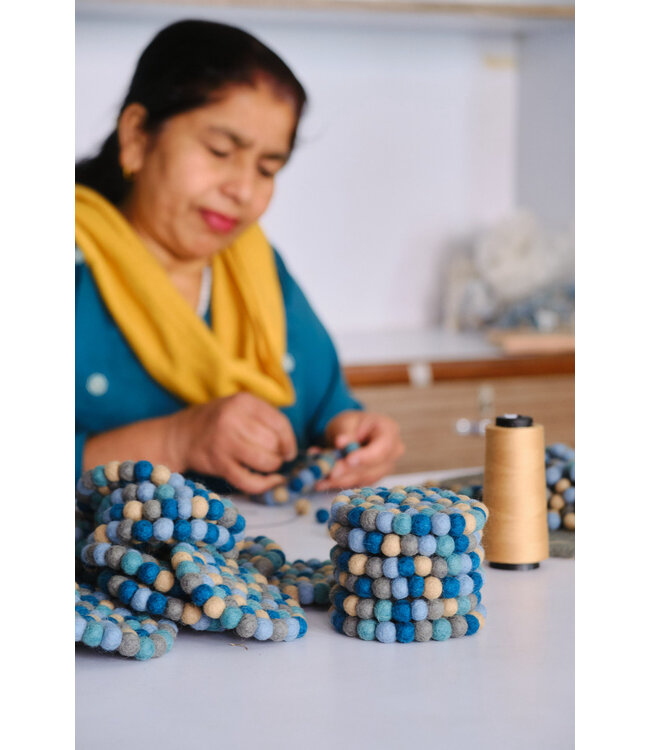 Felt coaster round 9 cm - blue colours