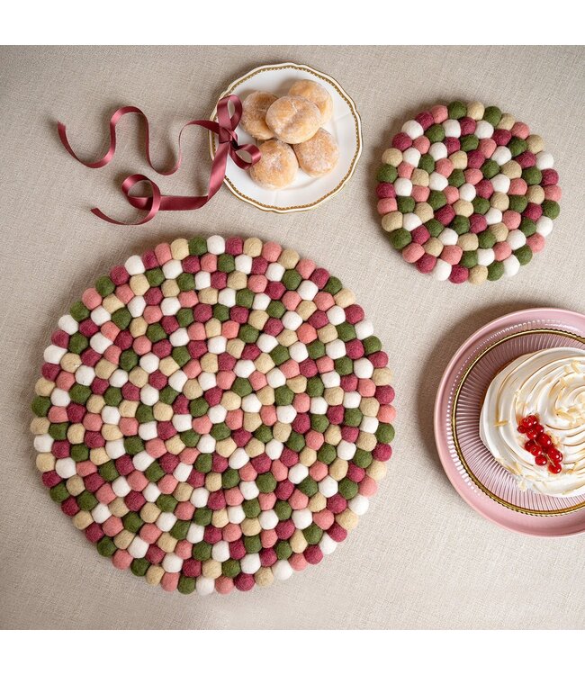 Vilten onderzetter rond Mistletoe Dreams - roze groen D20cm