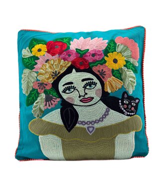 Only Natural Sierkussen vierkant Frida Kahlo - groen Dame met bloemen en kat - 45x45cm