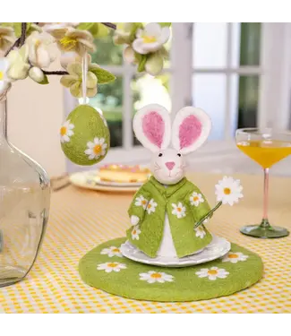 SjaalmetVerhaal Felt decoration - egg warmer - Bunny with flower coat daisies