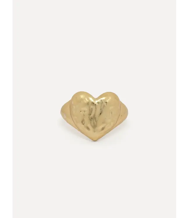 Claira Hammered Heart Ring Gold