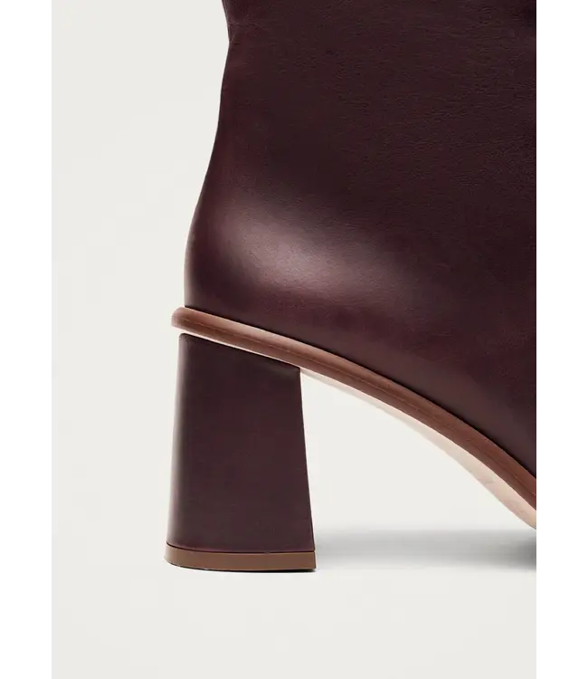 West Cape Burgundy Wine