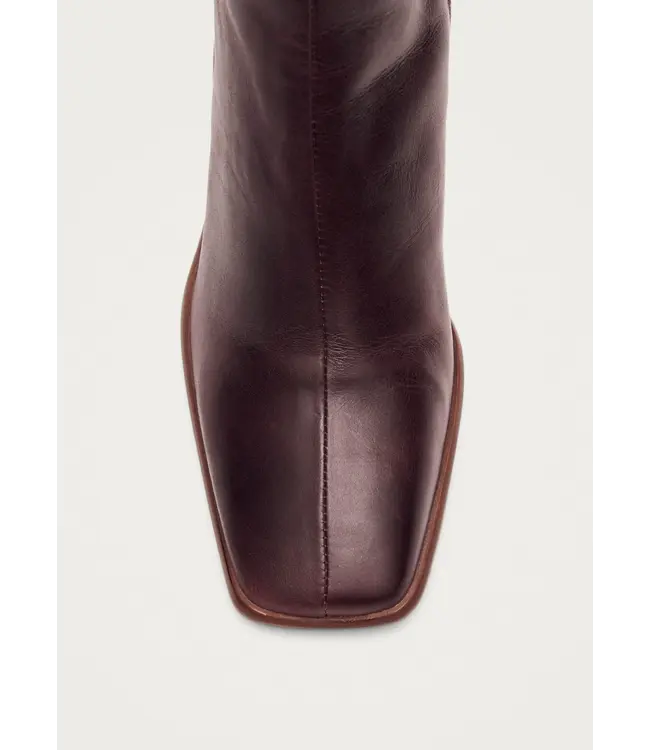 West Cape Burgundy Wine