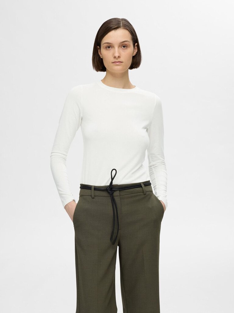 Manja O-neck Rol Neck White