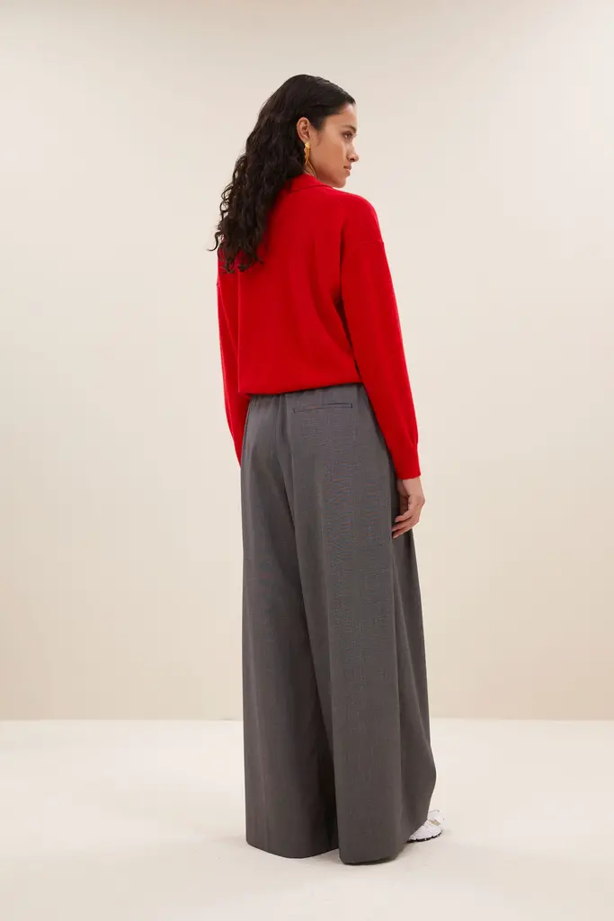 Dex Pullover Lipstick