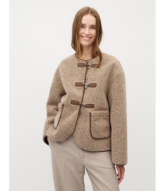 Keisa Filana Jacket