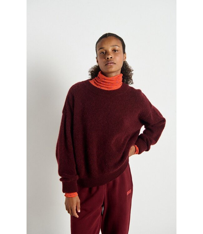 Vitow Knit O-neck Burgundy