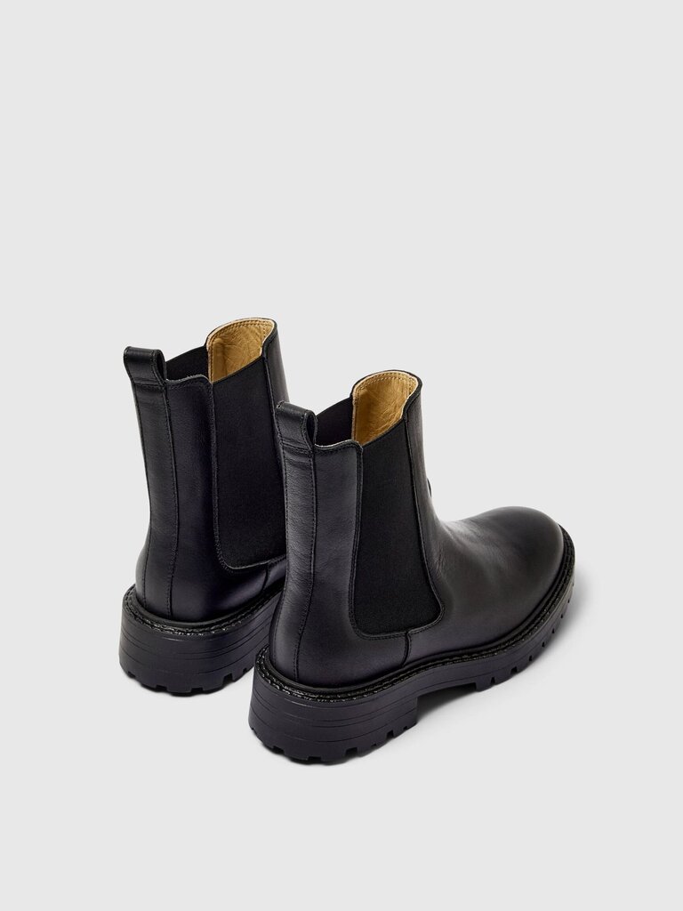 Vilma Leahter Chelsea Boot Black