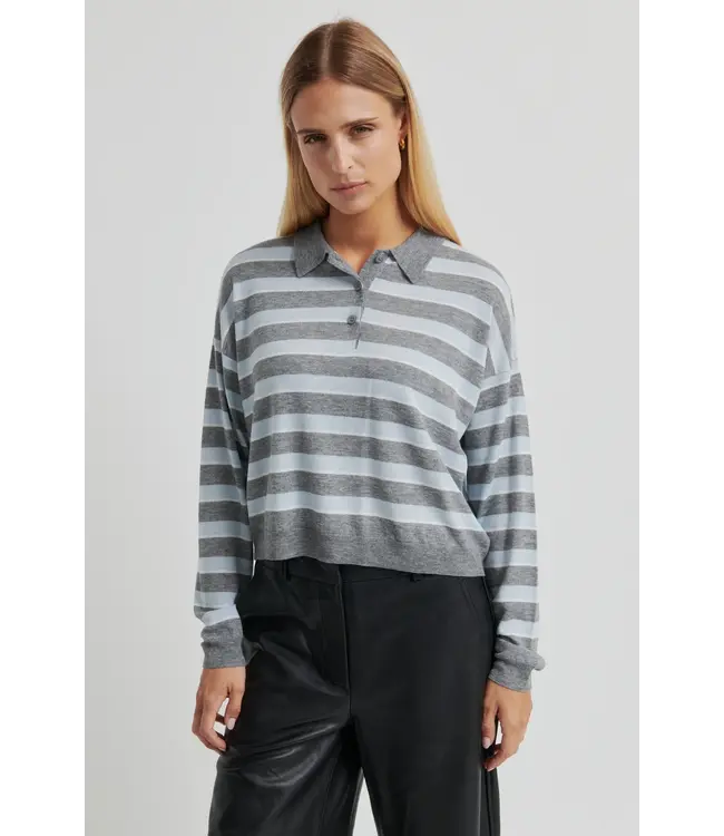 Second Female Miley Knit Collar