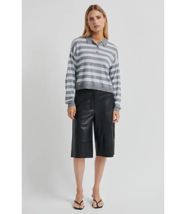 Second Female Miley Knit Collar