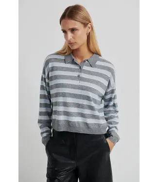 Second Female Miley Knit Collar