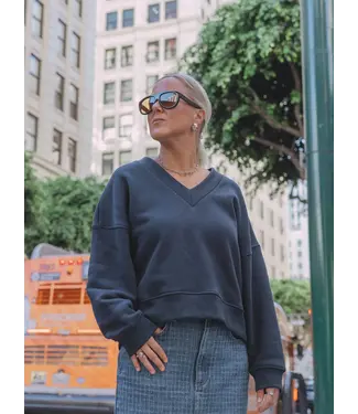 Les Soeurs Kato Sweater V-neck Navy