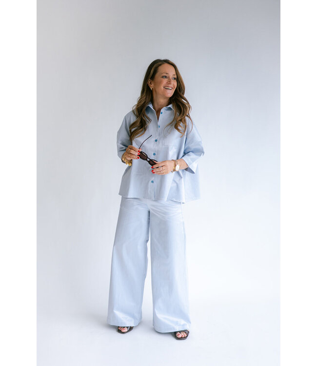 Held Antwerp Mon Shacket Sky