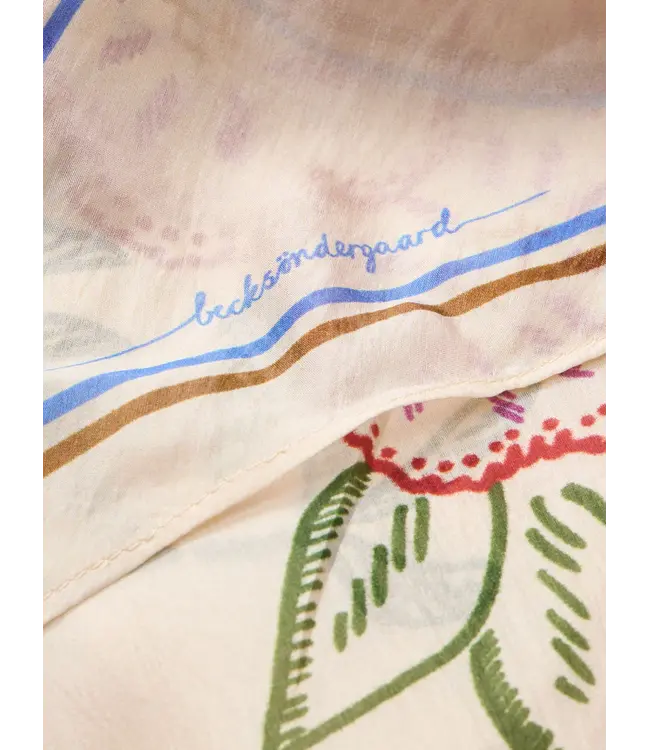 Beck Söndergard Efloria Triangle Taby Scarf