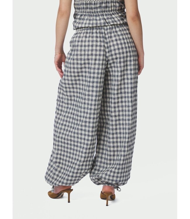 Neo Noir Roxane Balloon Check Pants