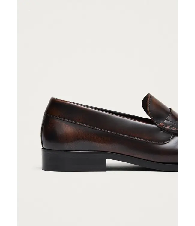 Alohas Rivet Vintage Effect Leather Loafer