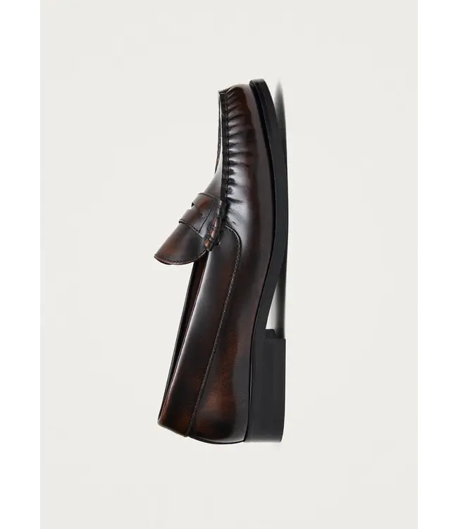 Alohas Rivet Vintage Effect Leather Loafer