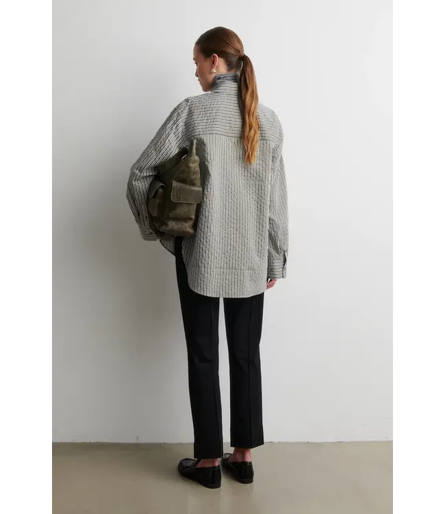 Second Female Vena Shirt
