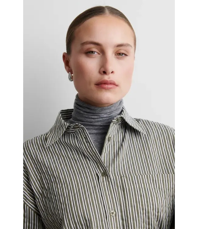 Second Female Vena Shirt