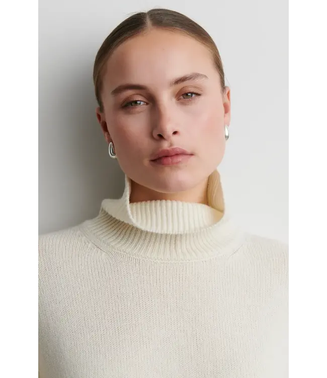 Second Female Alpha Knit T-neck