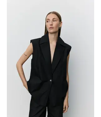 Sofie Schnoor Lanea Plaeted Hem Vest
