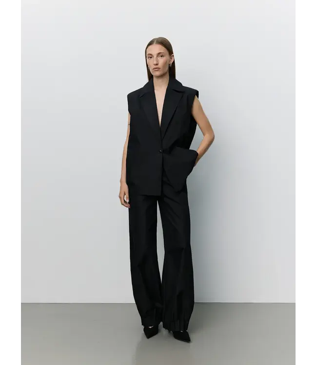 Sofie Schnoor Lanea Plaeted Hem Vest