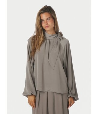 Neo Noir Saline Blouse