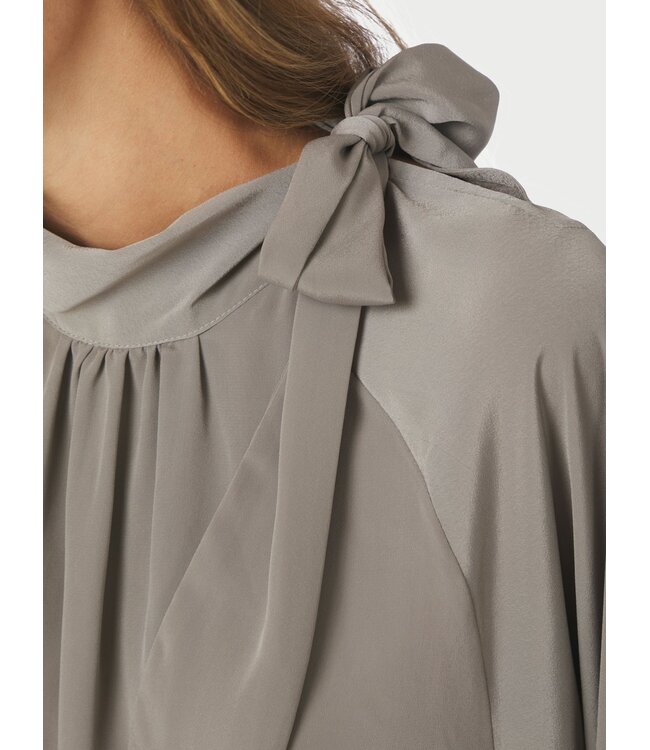 Neo Noir Saline Blouse