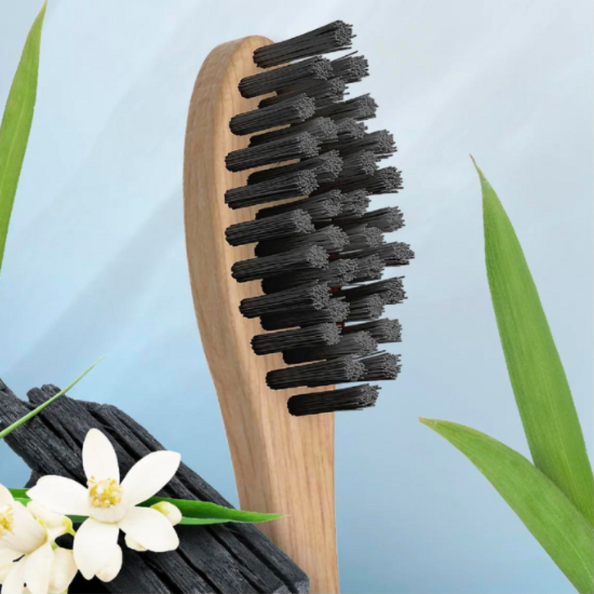 Oral-B Bambus Holzkohle Zahnbürste – Schwarz Oral-B Oral-B Bambus Holzkohle Zahnbürste – Schwarz