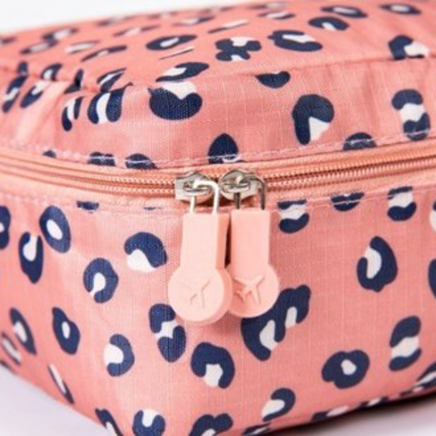 Kulturtasche #HappyHoliday – Leopardenmuster Eigenmarke Kulturtasche #HappyHoliday – Leopardenmuster